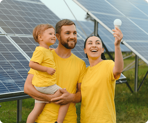 Rodina s fotovoltickými panelmi